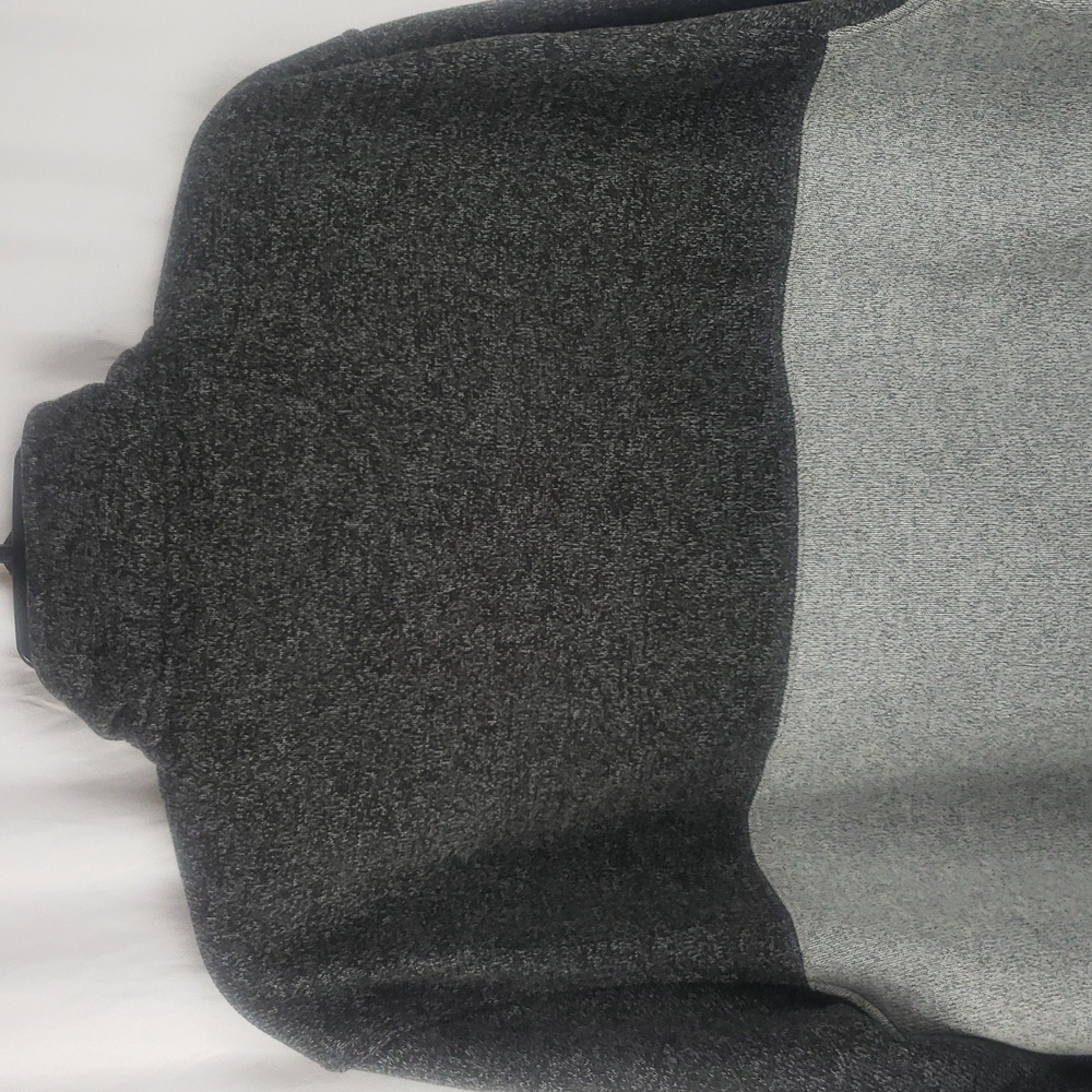 Izod Men's XL Two-Tone Gray Colorblock 1/4 Zip-Up Thermasoft Fleece Sweater - Picture 9 of 11